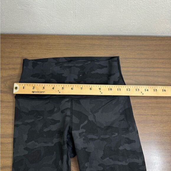 Lululemon align high rise cropped leggings women’s size 4 gray camo - Picture 11 of 12